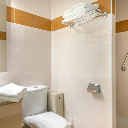 아파트 Climatise Pour 2/3 - Proche Et Commerces - Wifi Inclus - Fr-1-466a-22 *