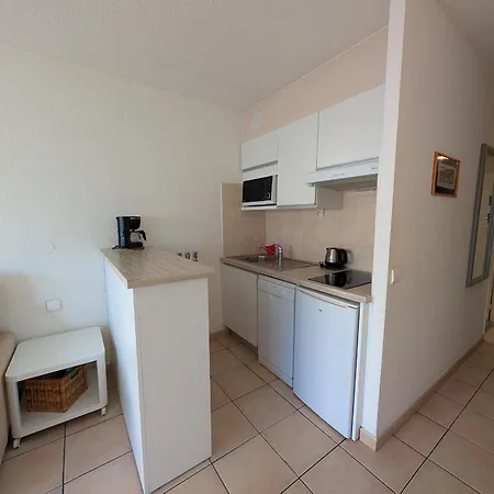 Climatise Pour 2/3 - Proche Et Commerces - Wifi Inclus - Fr-1-466a-22 Saint-Raphael (Var)